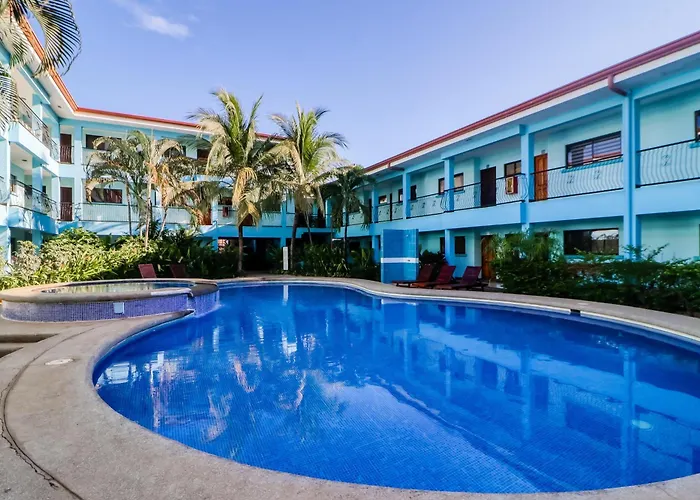 Pool, Walk To Beach: Playas Del Hébergement de vacances Coco