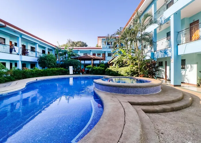 Pool, Walk To Beach: Playas Del Hébergement de vacances Coco
